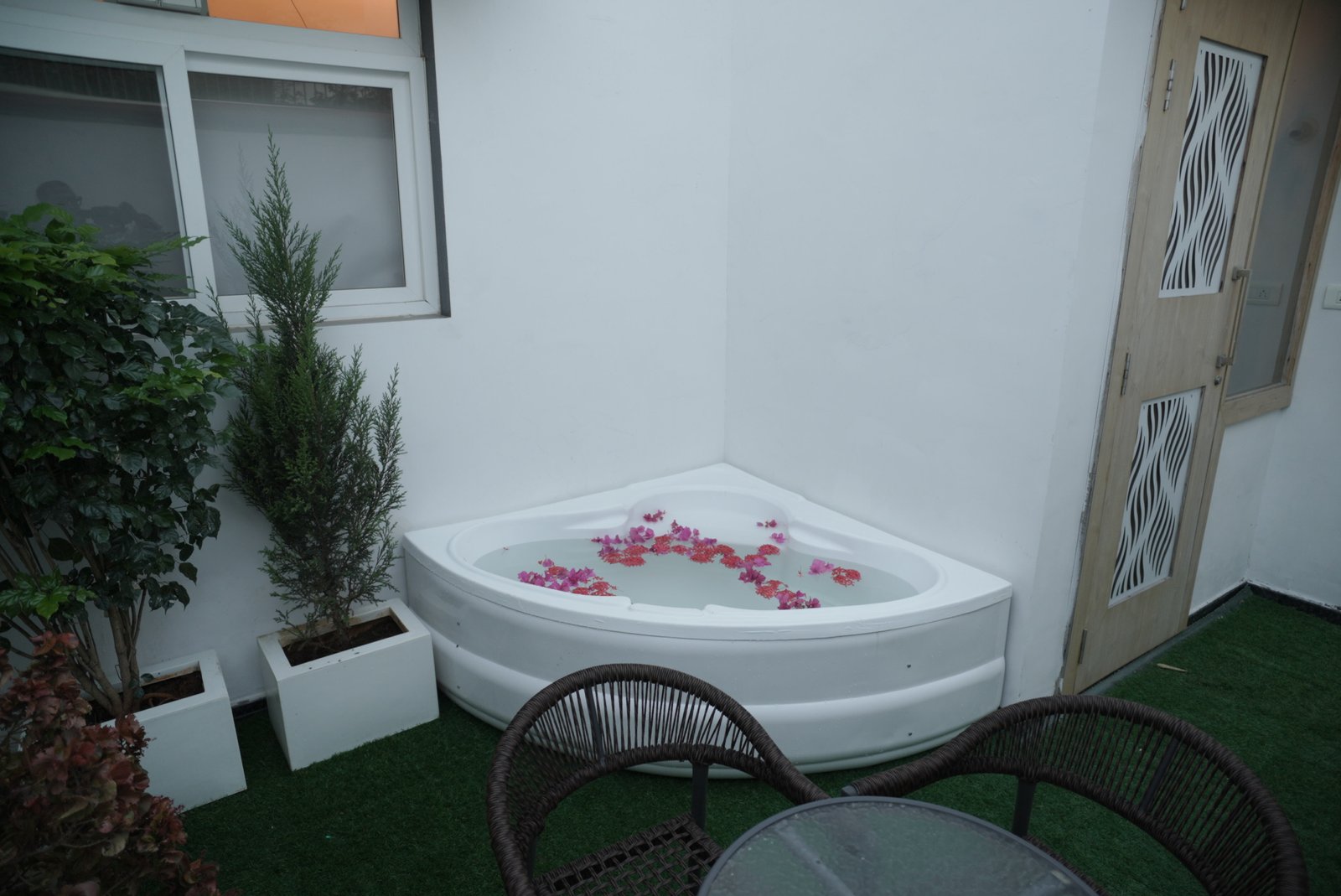 Villa balcony photo 1